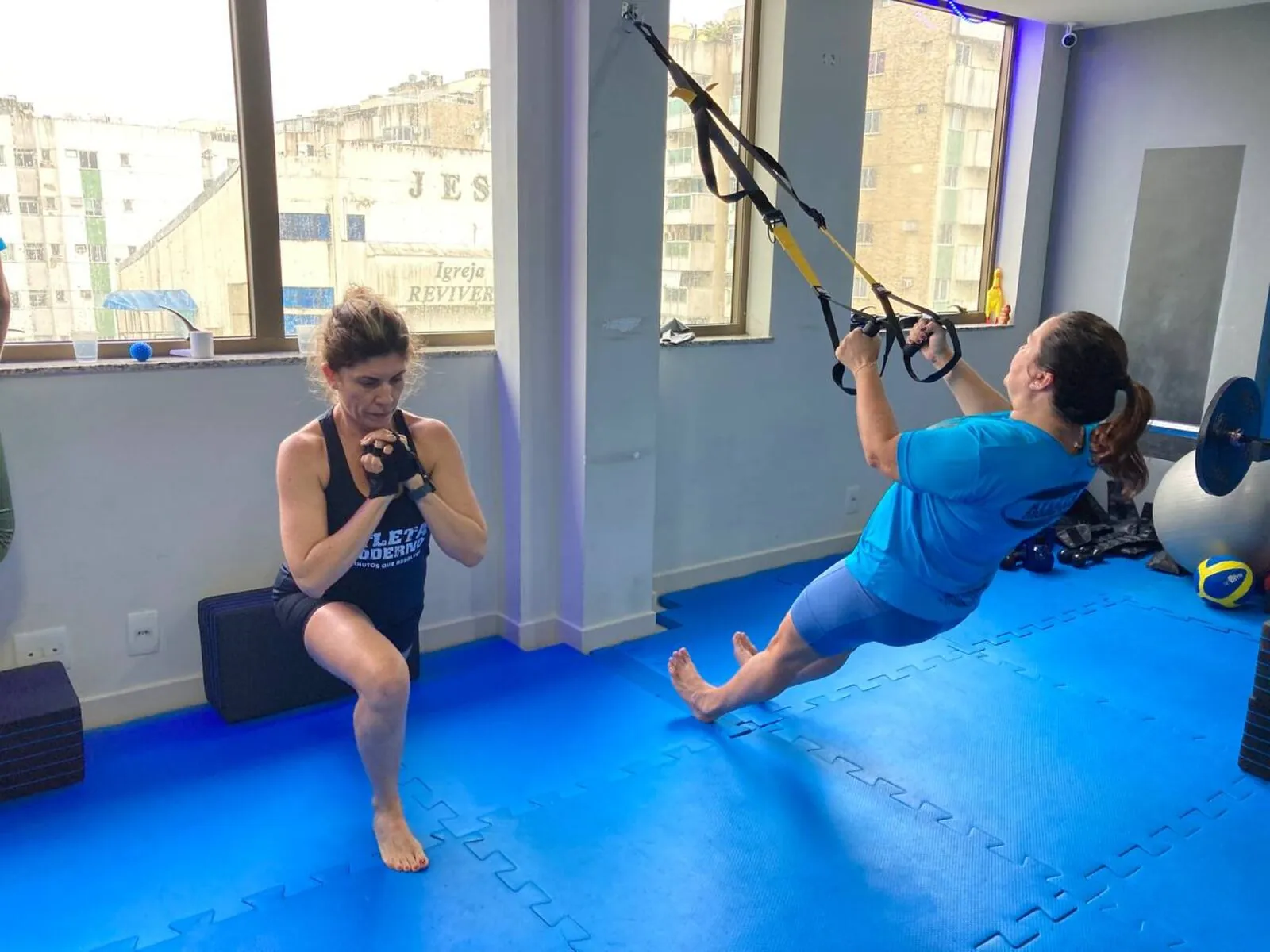 Aula de TRX no CT Atleta Moderno